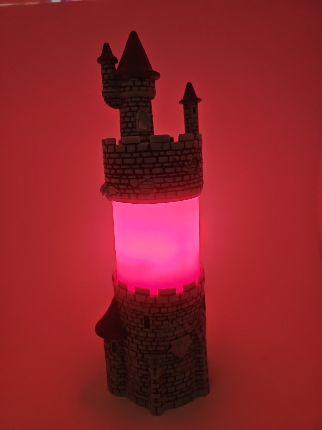 2001 HASBRO 40283 Castle Tower RED/BLUE NIGHT LIGHT Vampire BAT Dracula 10¾”