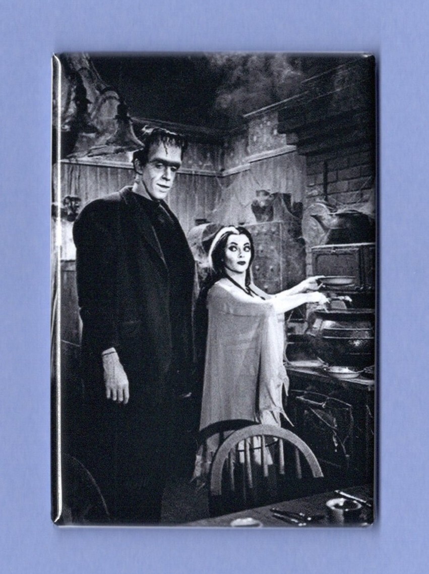 THE MUNSTERS *2X3 FRIDGE MAGNET* SITCOM MONSTER MOVIE HERMAN EDDIE GRANDPA TV