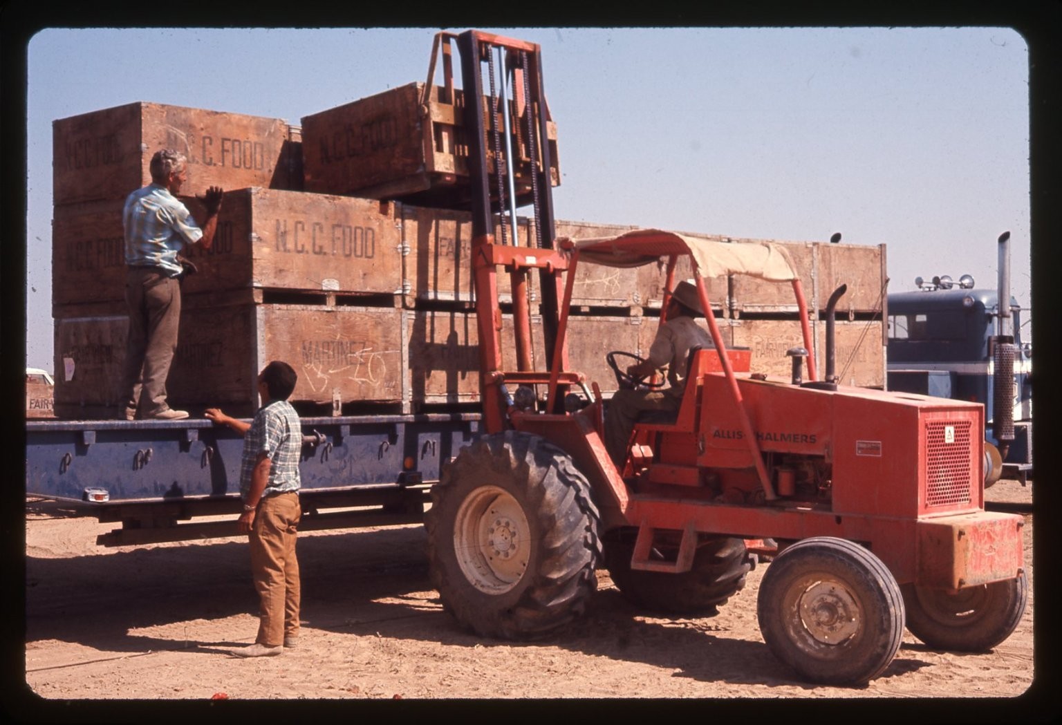 SL25 Slide 1980 Omaha Farm Harvest Allis Chalmers Forklift Truck Crates 530a