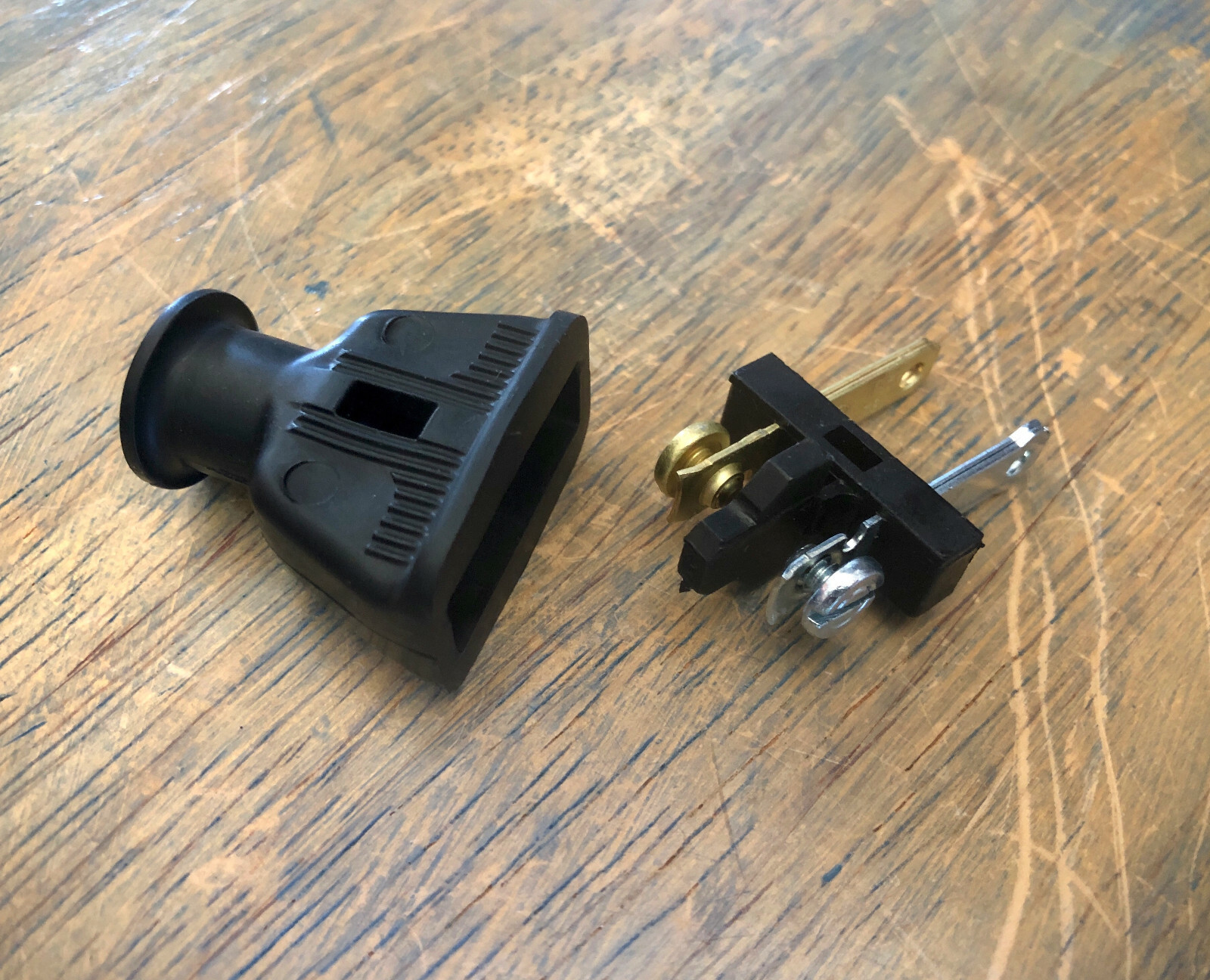 2 Prong Electrical Plug – Black rubber shell, polarized male plug connector