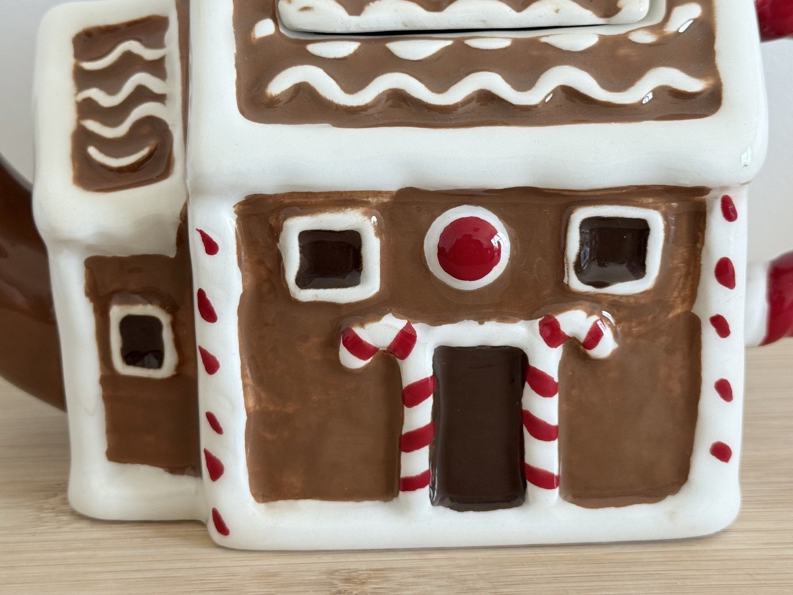 New! Gingerbread House Ceramic Tea Pot Christmas Decoration 9 in x 5 3/4 in