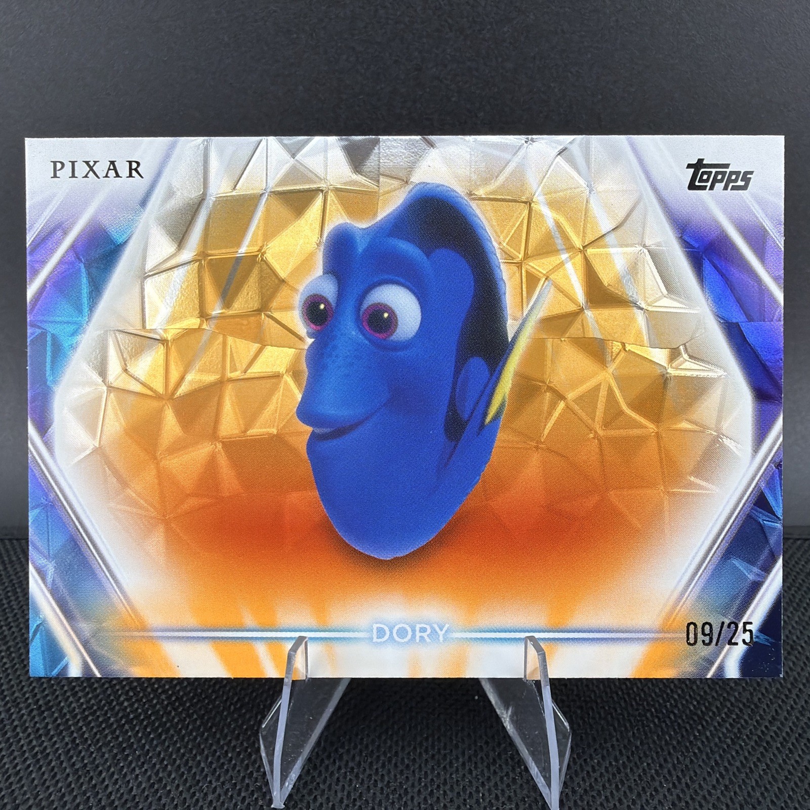 2026 Topps Disney Neon Dory Orange Diamante /25 #81 PIXAR Finding Nemo
