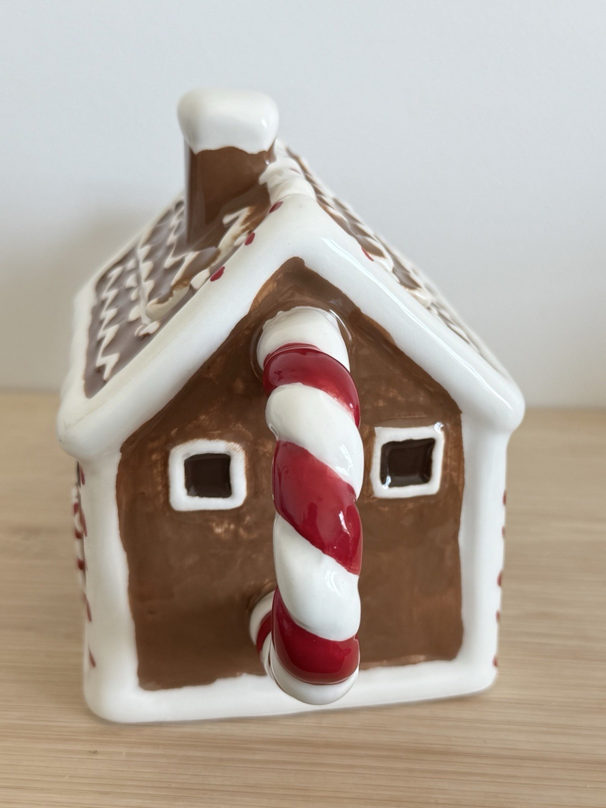 New! Gingerbread House Ceramic Tea Pot Christmas Decoration 9 in x 5 3/4 in
