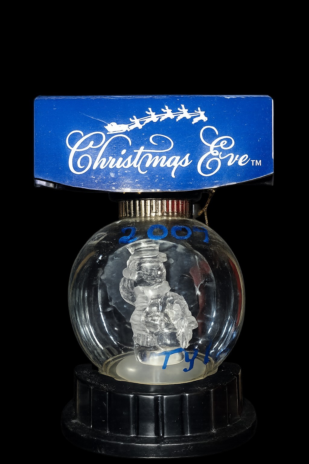 Christmas Eve 2001 Santa Crystal Ball Ornament Collectible Holiday Decoration
