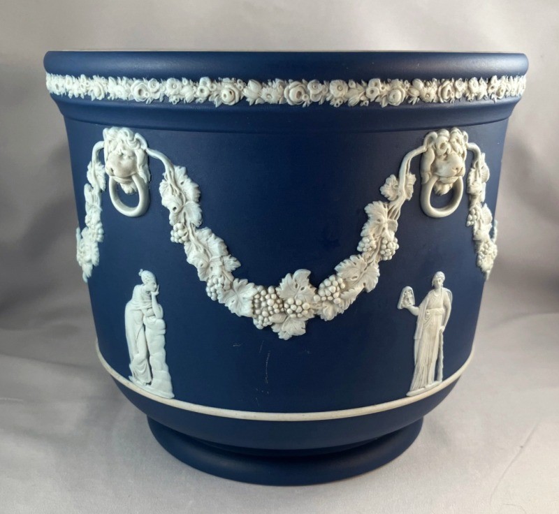Antique Wedgwood Jasperware Dark Blue Dip 6.25″ x 7″ Cachepot Lions Head Planter