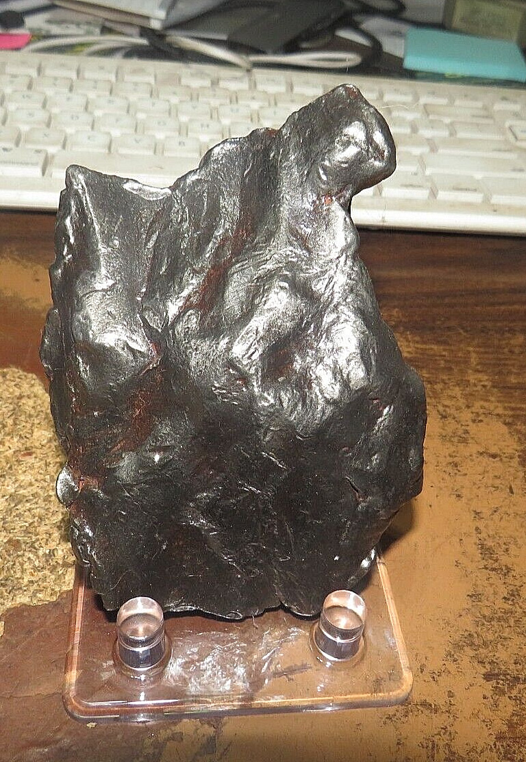 1150 GM. Egypt Gebel Kamil Iron meteorite complete individual W/ STAND 2.5 LBS