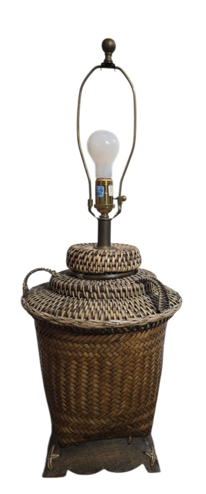 VTG Boho/Mid-Century Woven Rattan Table Lamp Set On A Decorative Wood Base