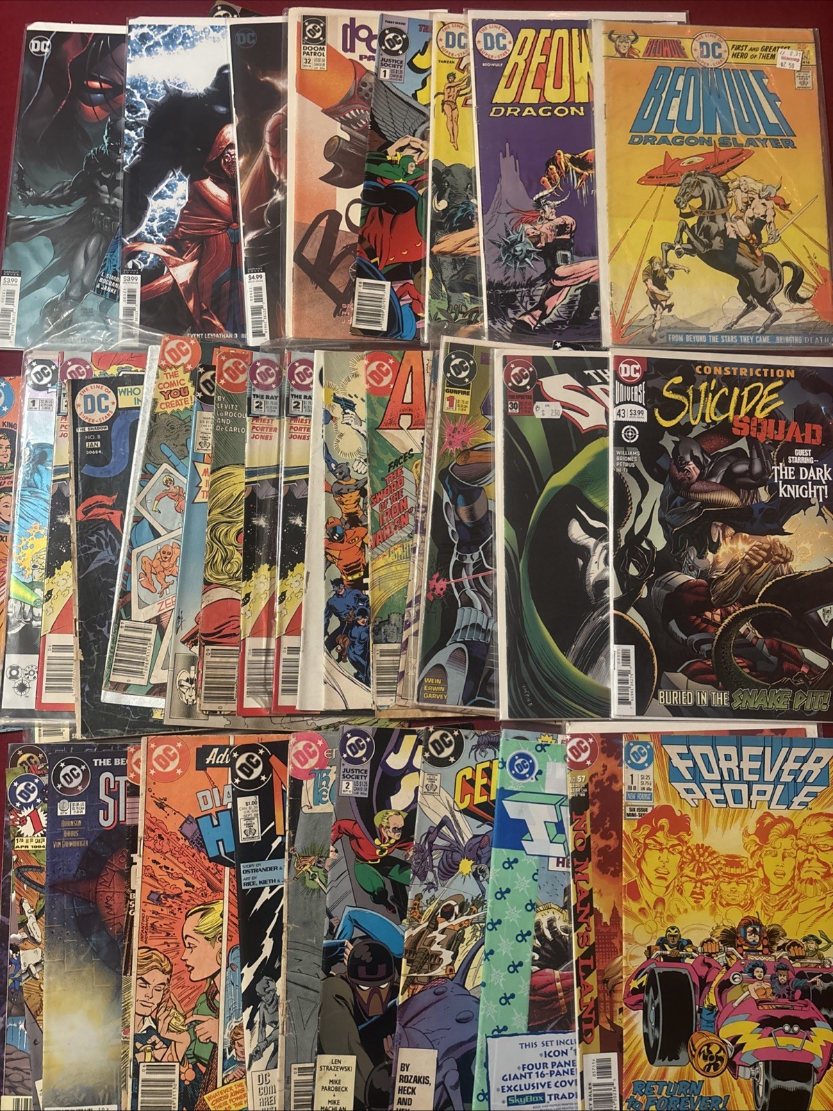 LOT OF 40 DC COMIC BOOKS – Various Years And Conditions Lot #5