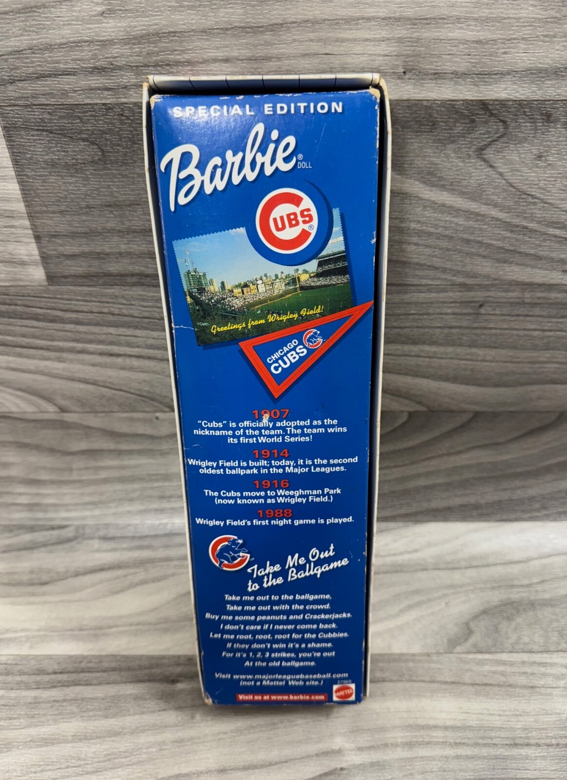 CHICAGO CUBS LIMITED EDITION 2000 #27969 GAME DAY BARBIE CHICAGO CUBS FAN