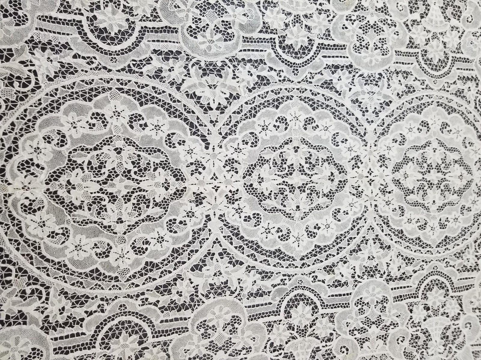 Vintage Soft Cotton Hand Crocheted Tablecloth 92×62 inches