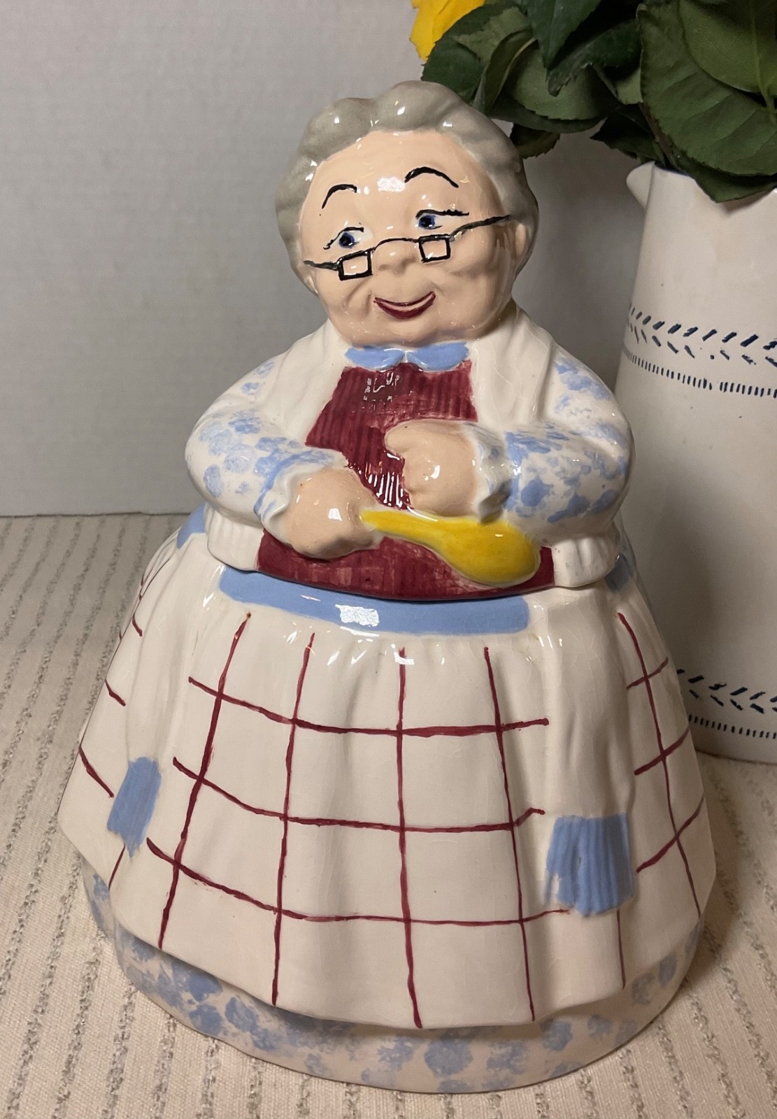 Vintage Grandma Cookie Jar 9.5 in. x 8 in. Red / White / Blue Dress