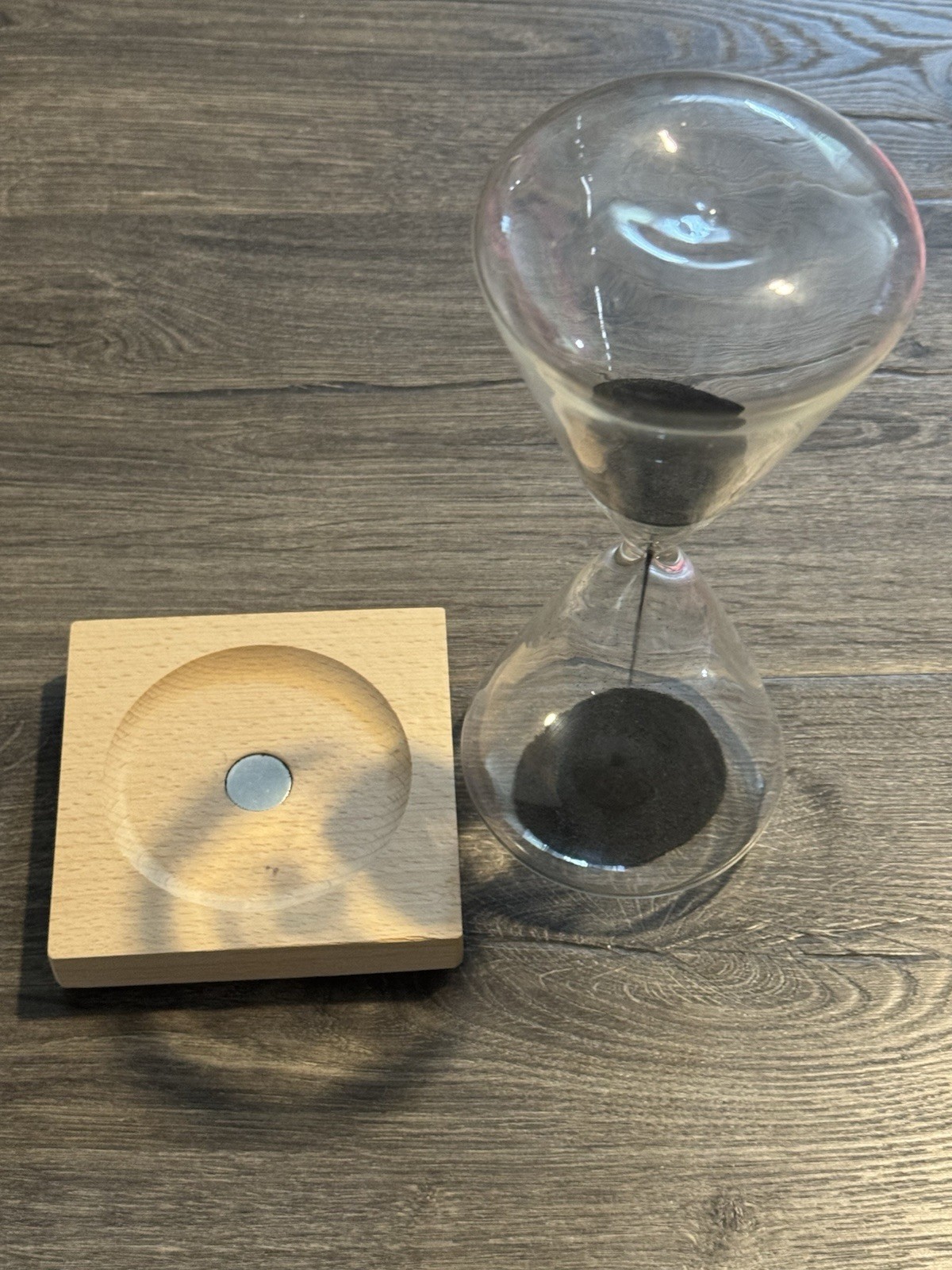 Magnetic Hourglass Mechanical Timer with Wood Base . 2 Minute Timer.