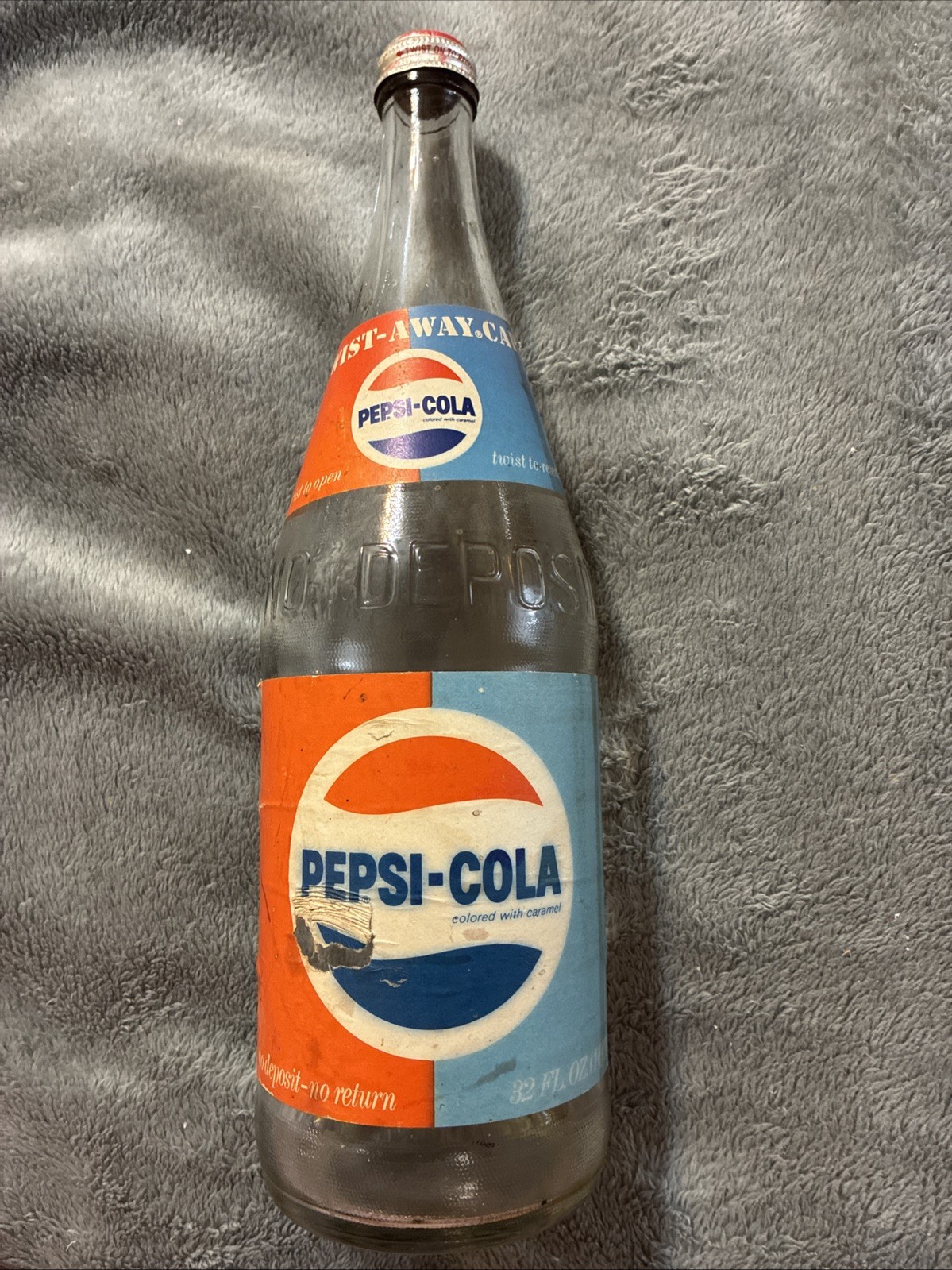 Vintage Pepsi-Cola Pepsi 32oz Double Paper Labels Soda Bottle NDNR 1970 👀