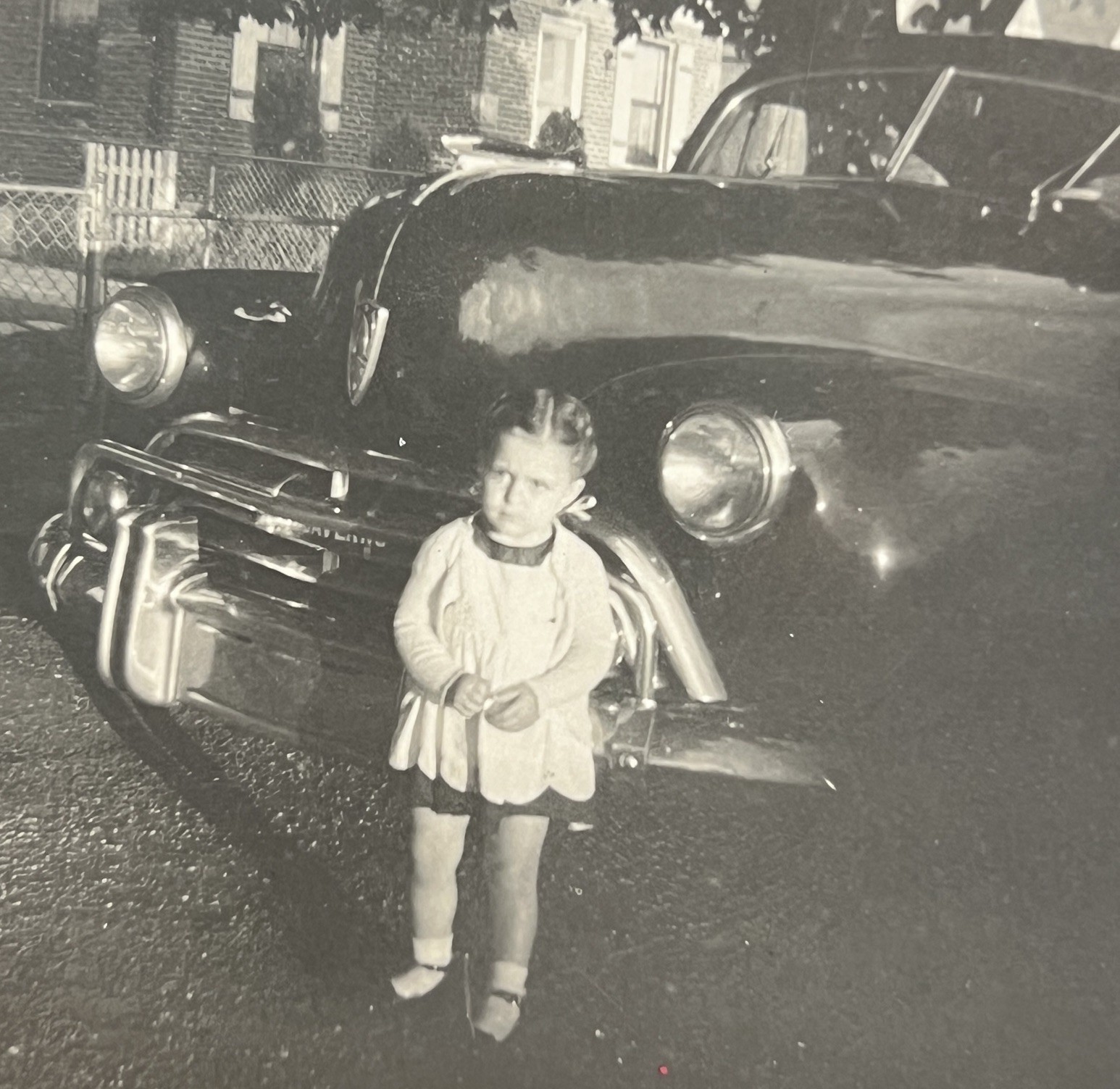 Vtg 1950 Photo Little Girl 1947 1948 Pontiac Silver Streak Car Auto Automobilia
