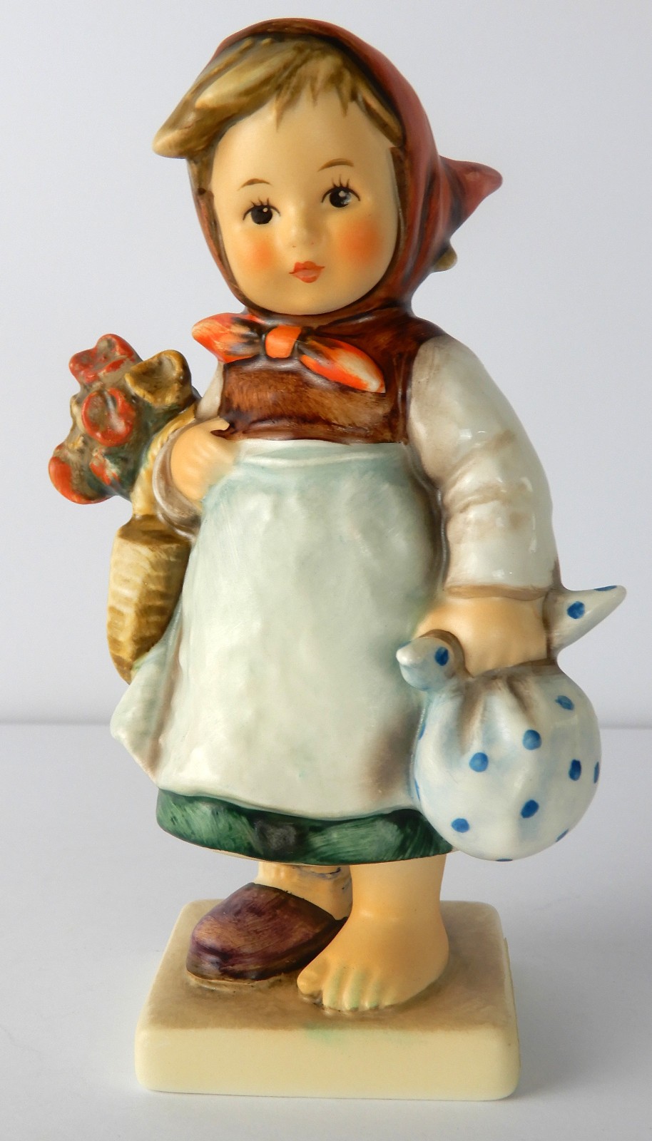 Goebel Hummel 1949 Weary Wanderer #204 Girl Porcelain Figurine W Germany