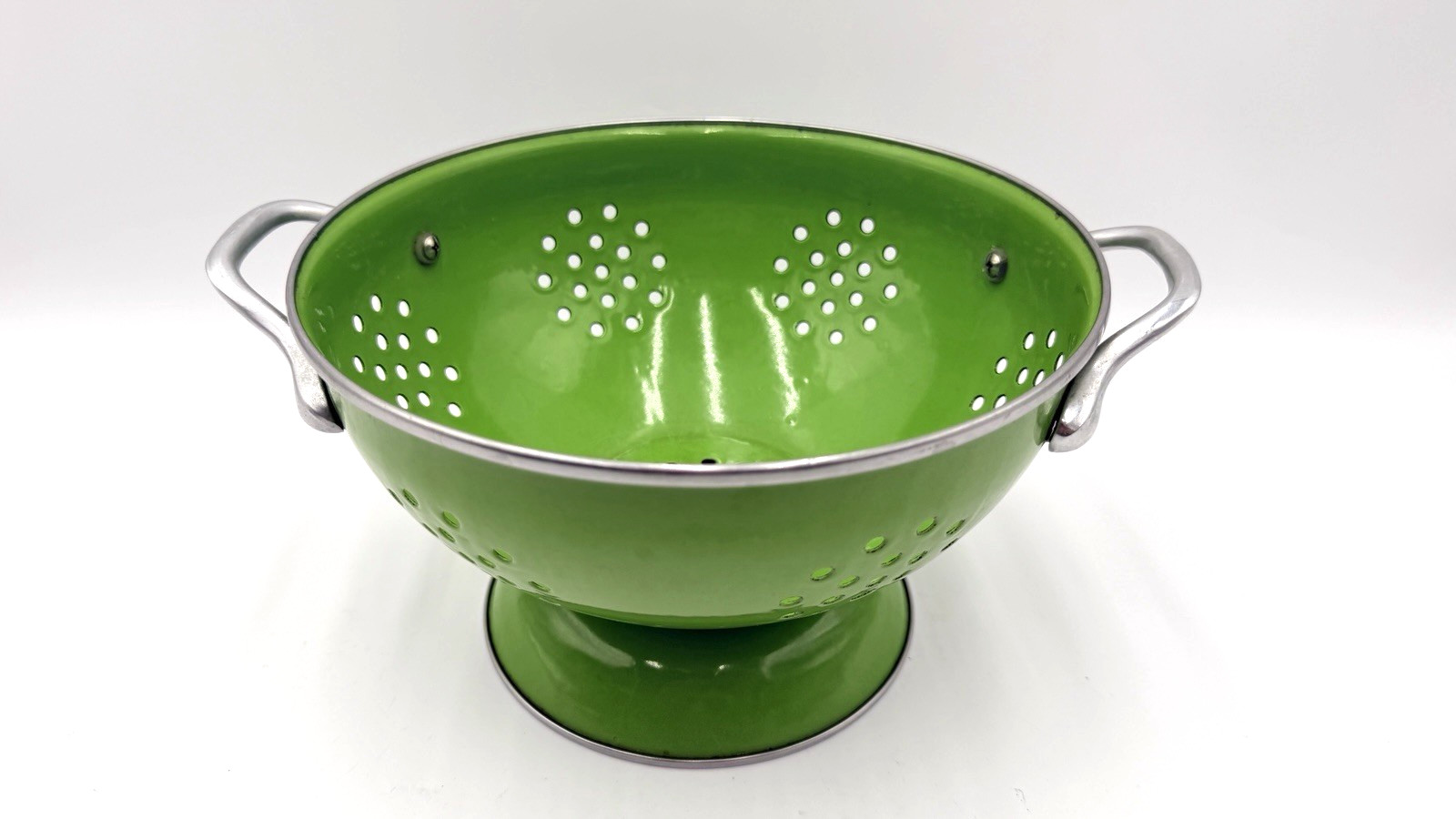 Green Enameled 1.5 Qt Colander Strainer 8.75″