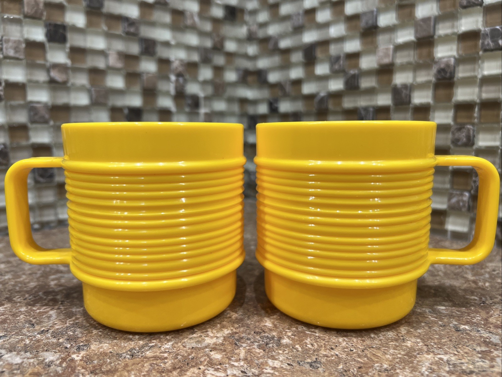 2 Vtg RUBBERMAID Yellow Plastic STACKABLE CUPS Mugs Coffee Cups #3819
