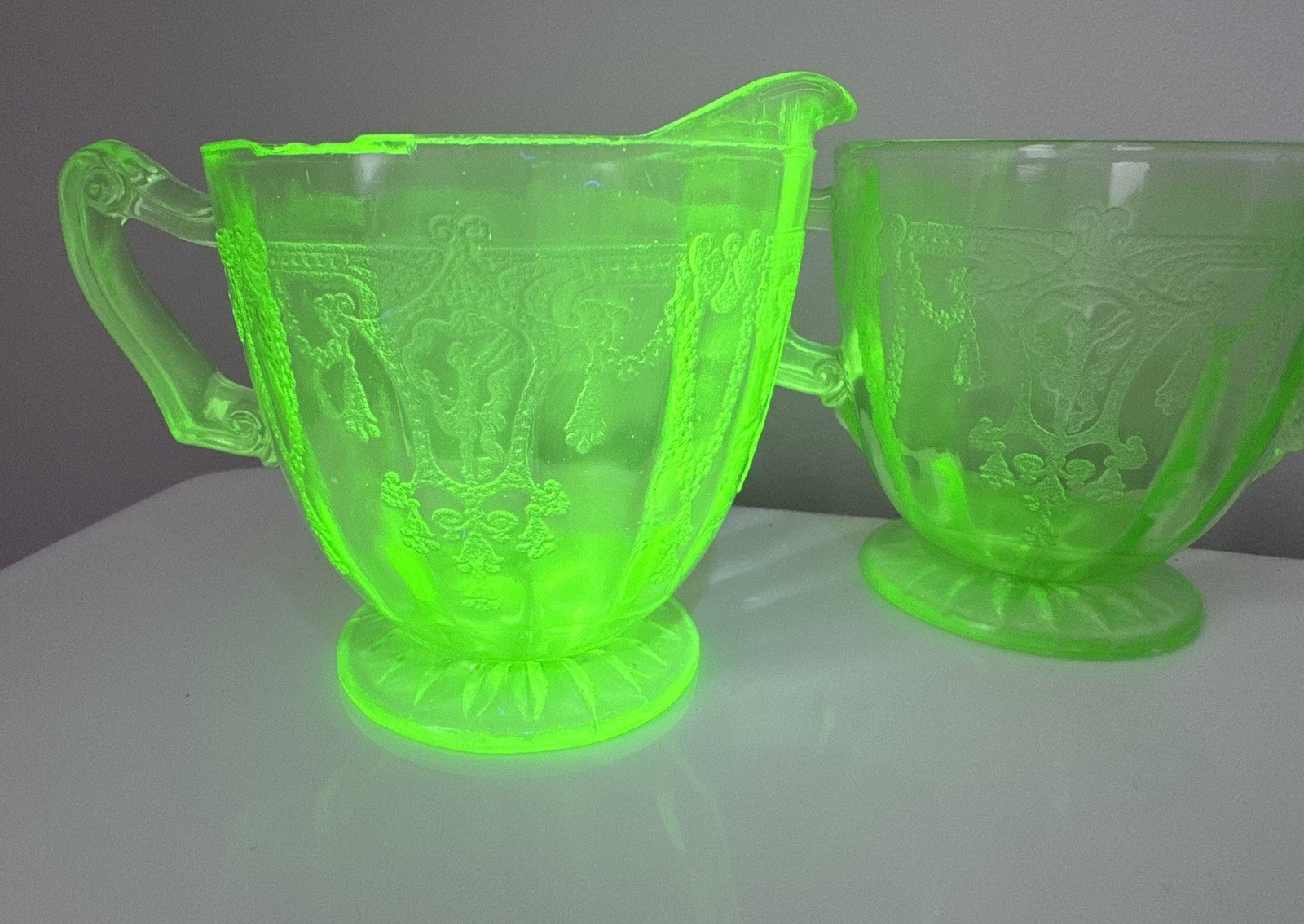 Uranium Depression Glass Anchor Hocking Cameo Ballerina creamer & sugar set GLOW