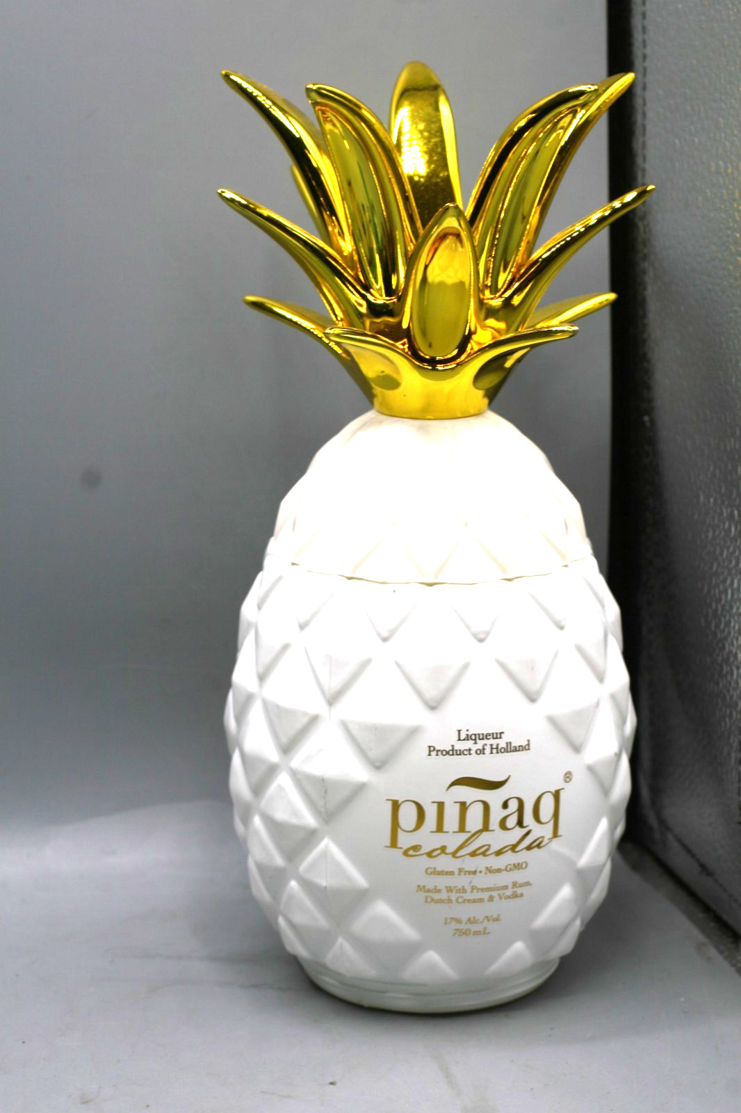Pinaq White and Gold Pineapple Liqueur 750ml Bottle Bar Display – EMPTY M2