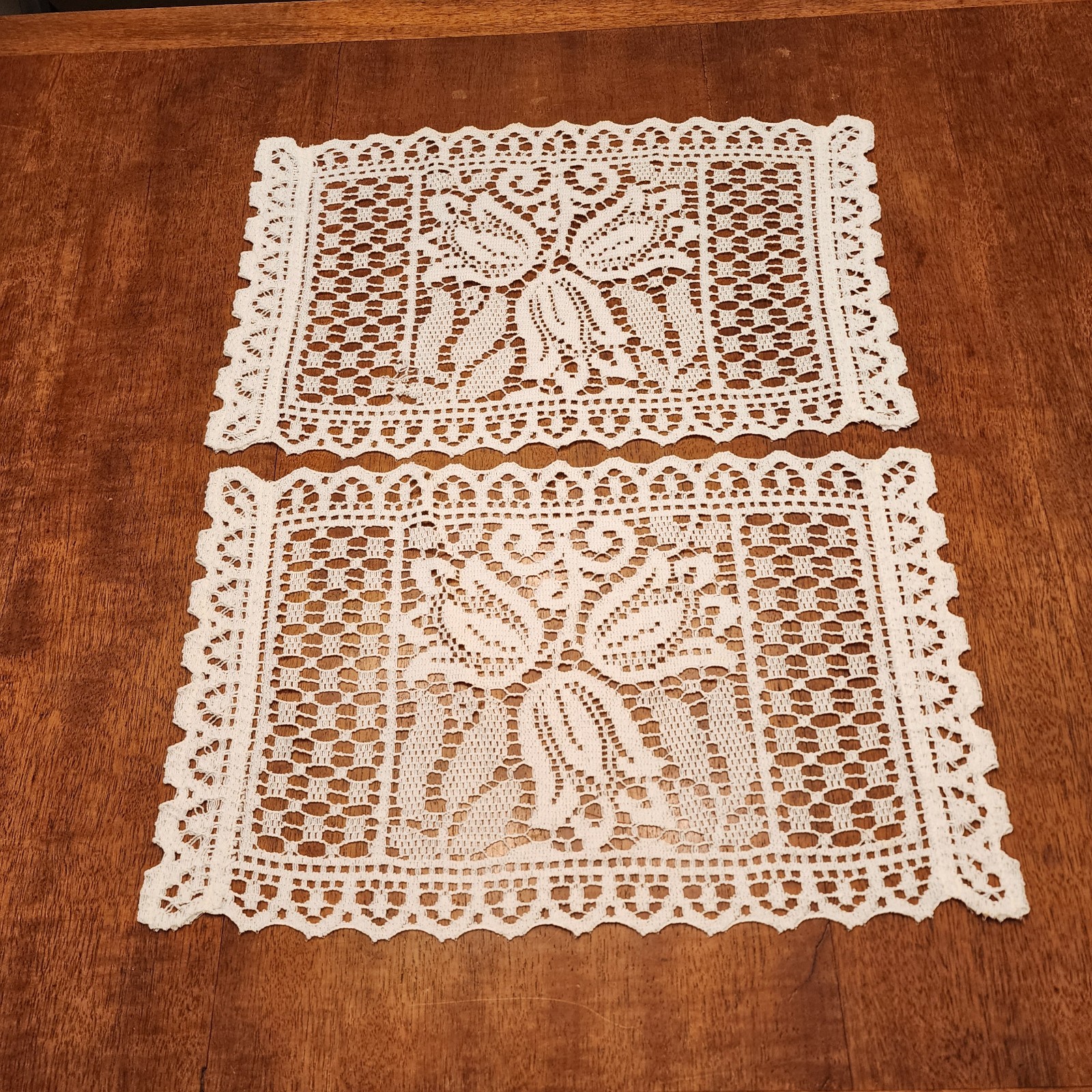 2 Vintage Lace Doilie Placemat White Lace Tulip Floral Leaf ~17. X 10.75 In