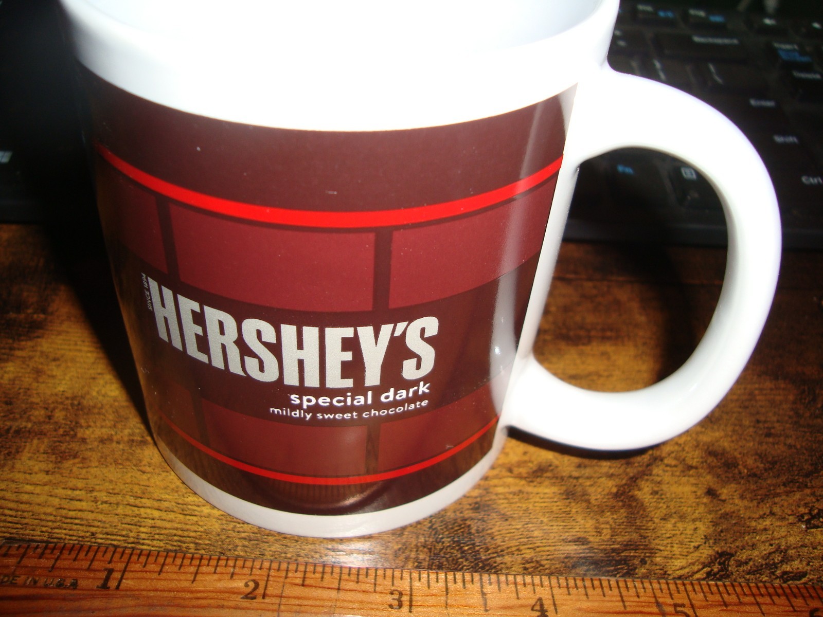 Hershey’s Special Dark, Mildly Sweet Dark Chocolate Galerie Medium Coffee Mug