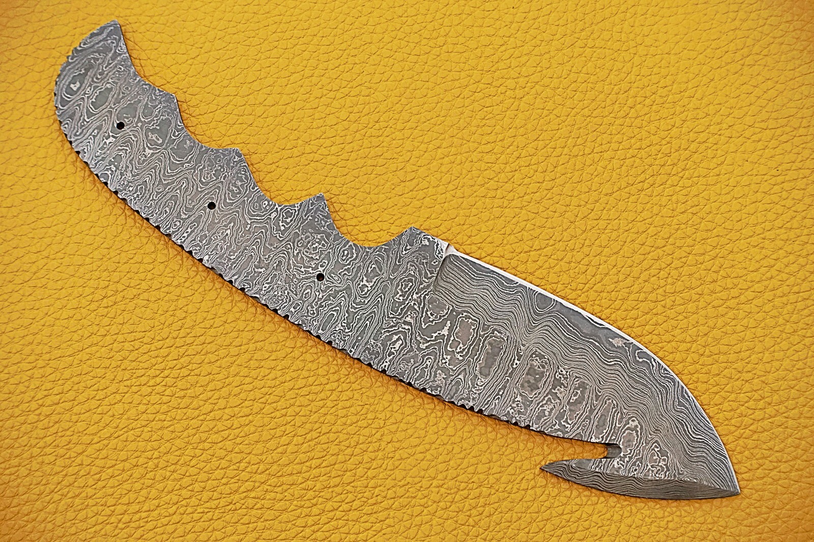 9″ long gut hook trailing point Damascus steel blank blade, 3.5″ Cutting edge