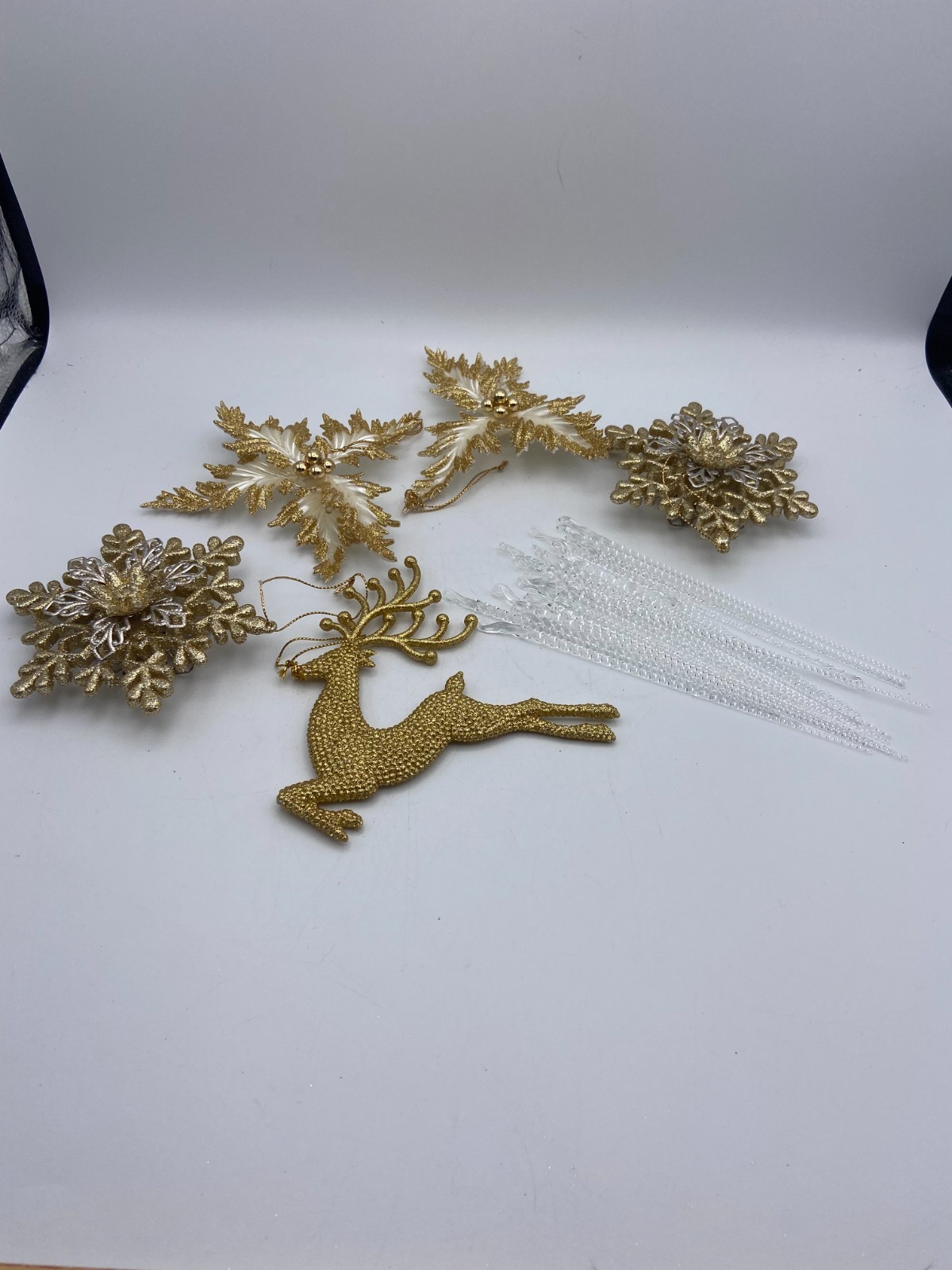 White & Gold Snowflakes, Deer & Clear Icicles