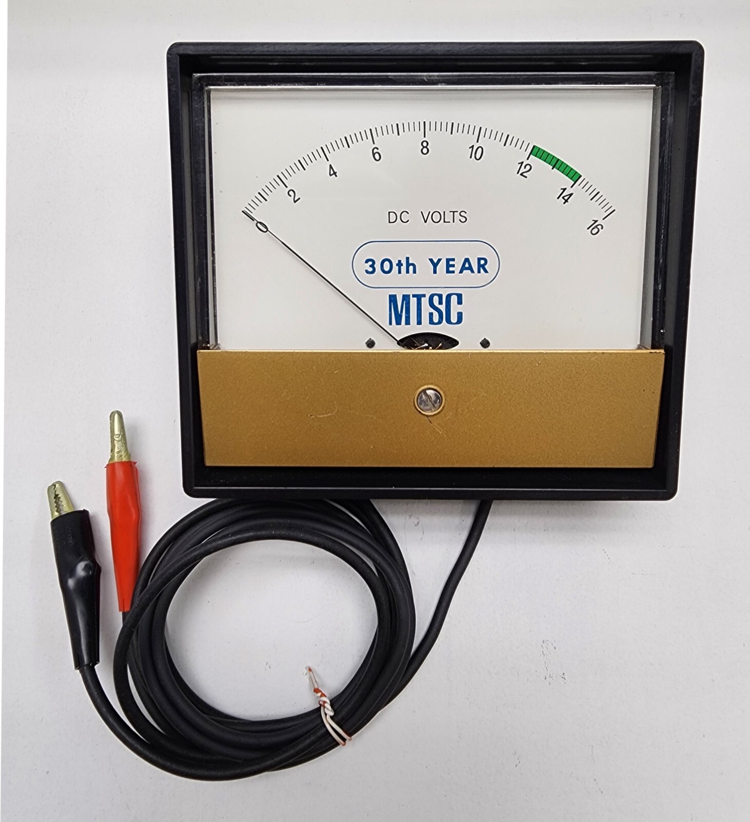 VINTAGE CHRYSLER 30TH YEAR MASTER TECHNICIANS CONFERENCE, 16 DC VOLTS METER, USE