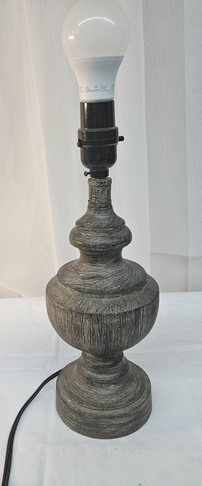 13.5″ Modern Style Table Lamp L20537 WORKS No Bulb or Shade Included