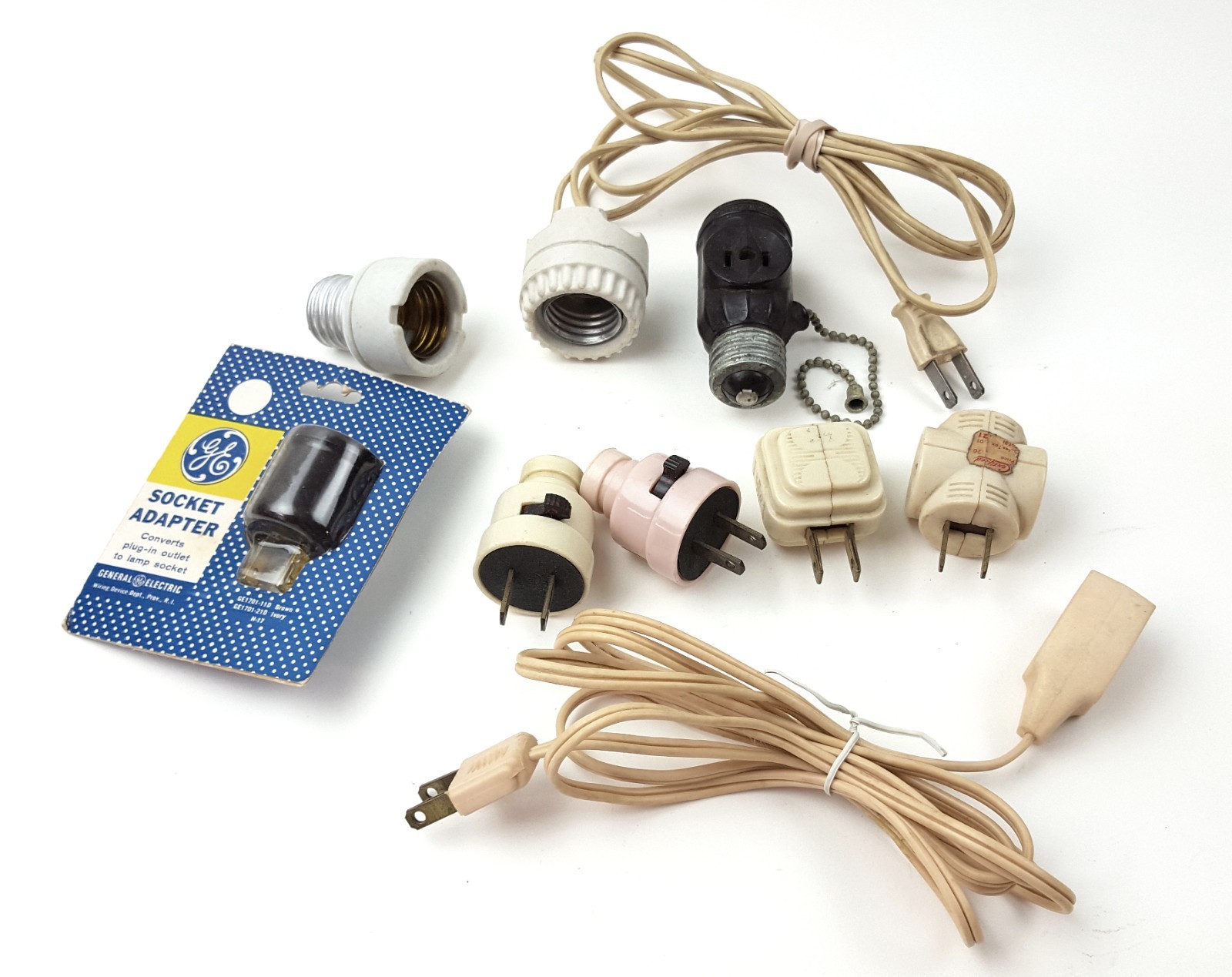 Vintage Lot of 9 Light Bulb Sockets Outlet Adapters Plugs Tested Working