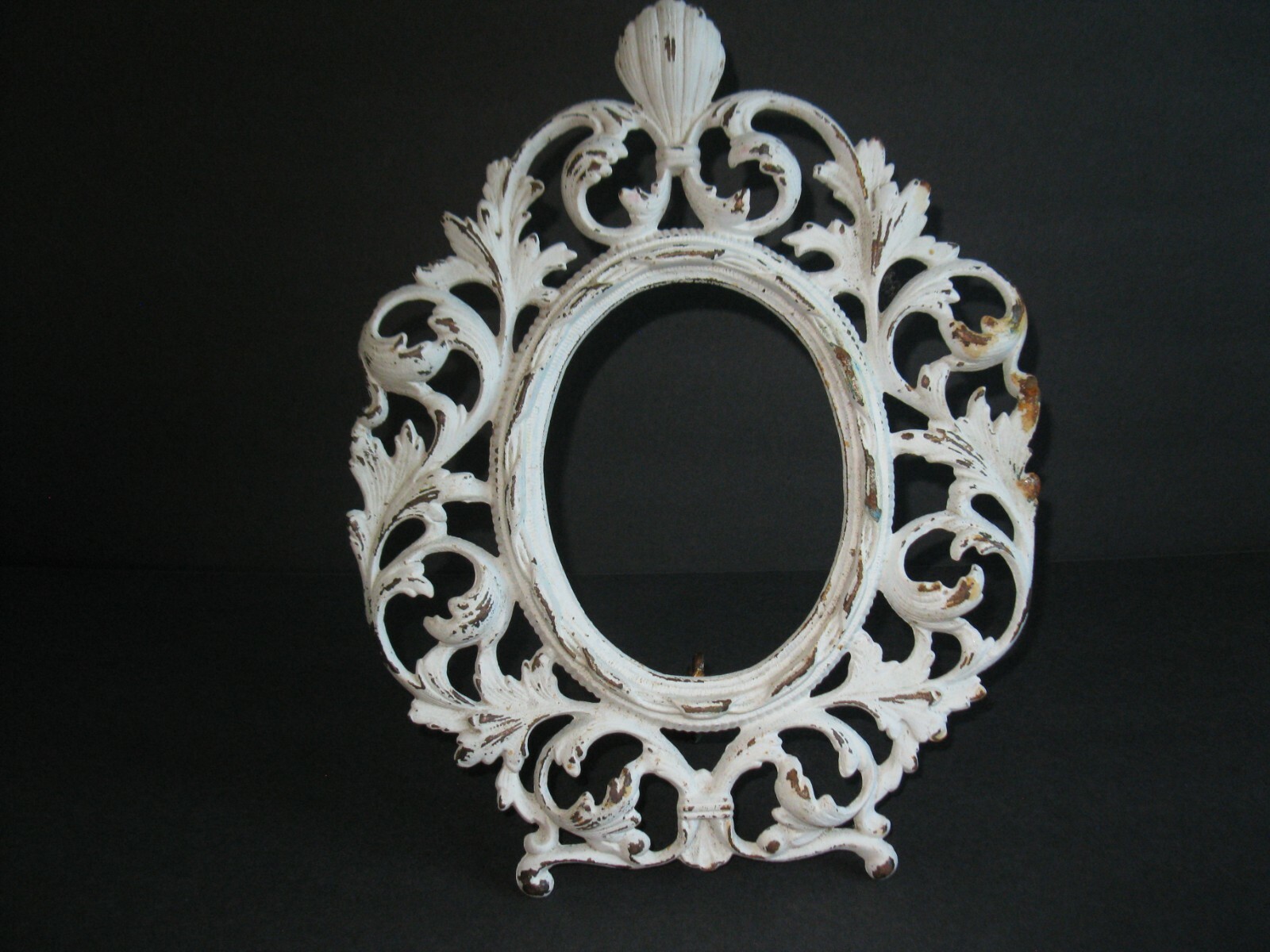 IRON ANT.PICTURE FRAME DRESSER VANITY STANDING OVAL,FILIGREE ORNATE SHABBY CHIC