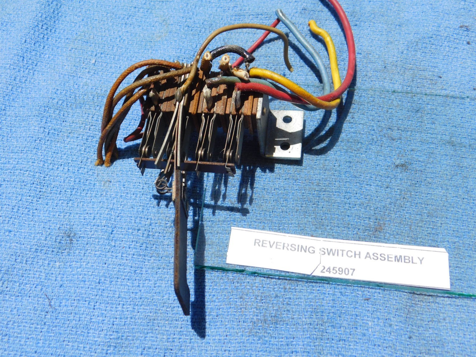 Seeburg M100B M100BL M100C HF100G HF100R 100J 100JL Reversing Switch # 245907