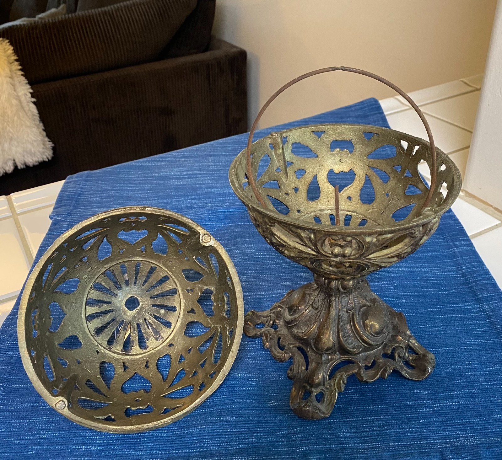 Vintage MCM Cast Metal Round Ball Globe Candle Lamp Holder Hollywood Regency 86B