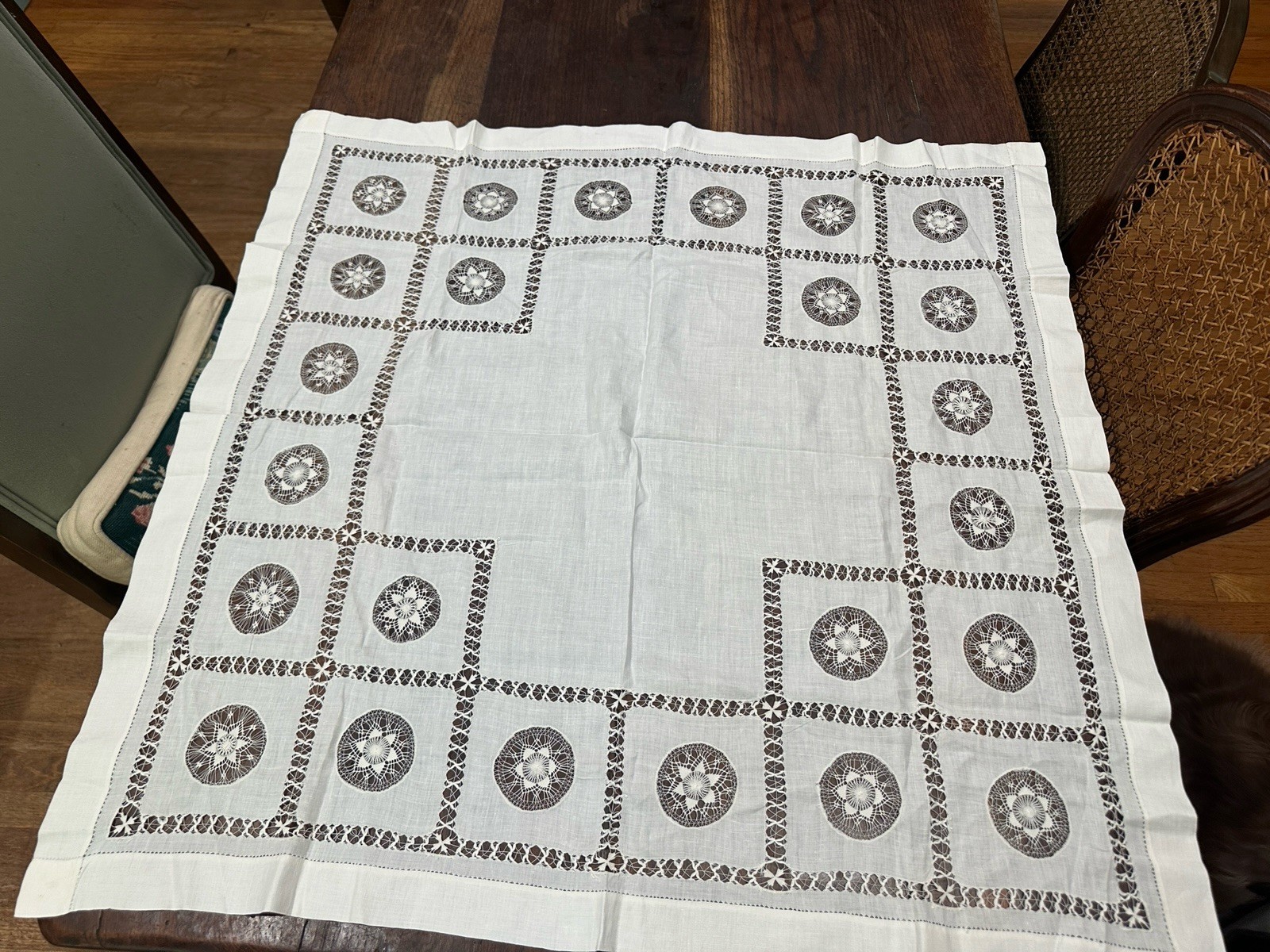 Vtg Table Topper 32” Square Wt Linen Handmade Tenerife Needle Lace Geometrics