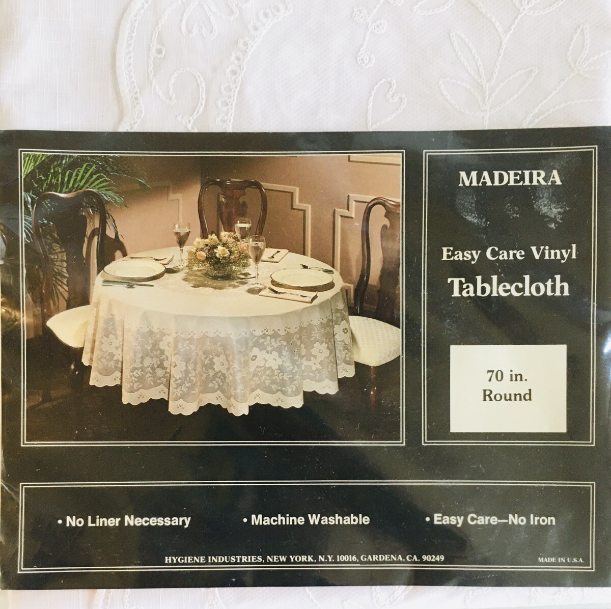 VTG MADEIRA FINE LACE DELUXE VINYL TABLECLOTH 70″ ROUND Wipe Clean NEW! USA