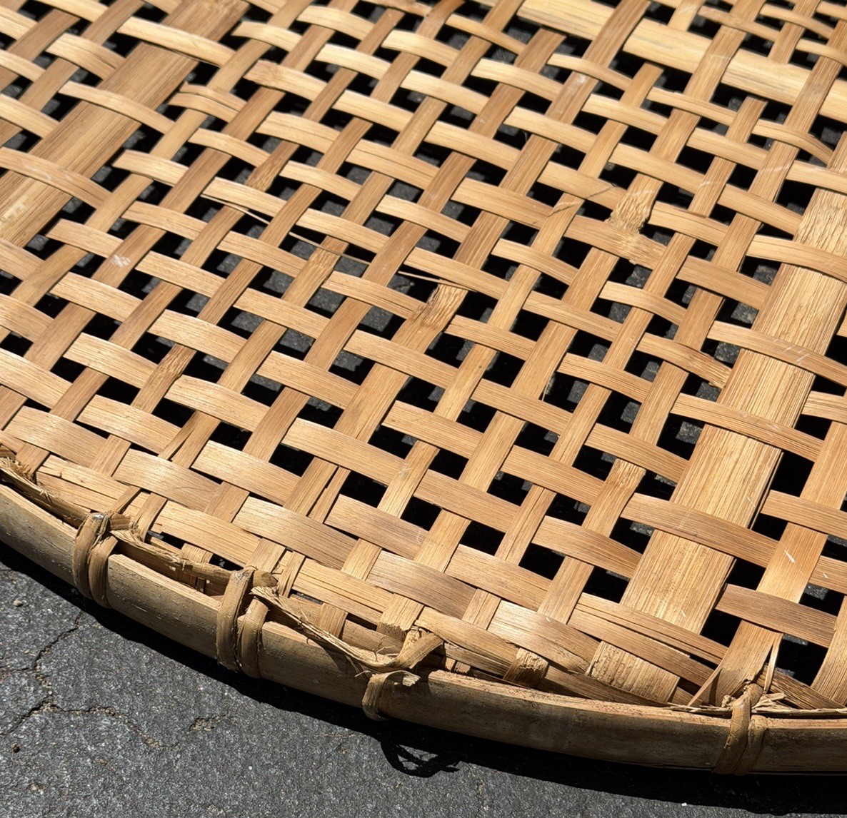Large MCM Mid-Century Shallow Winnowing Basket 33” Vintage 3552-C