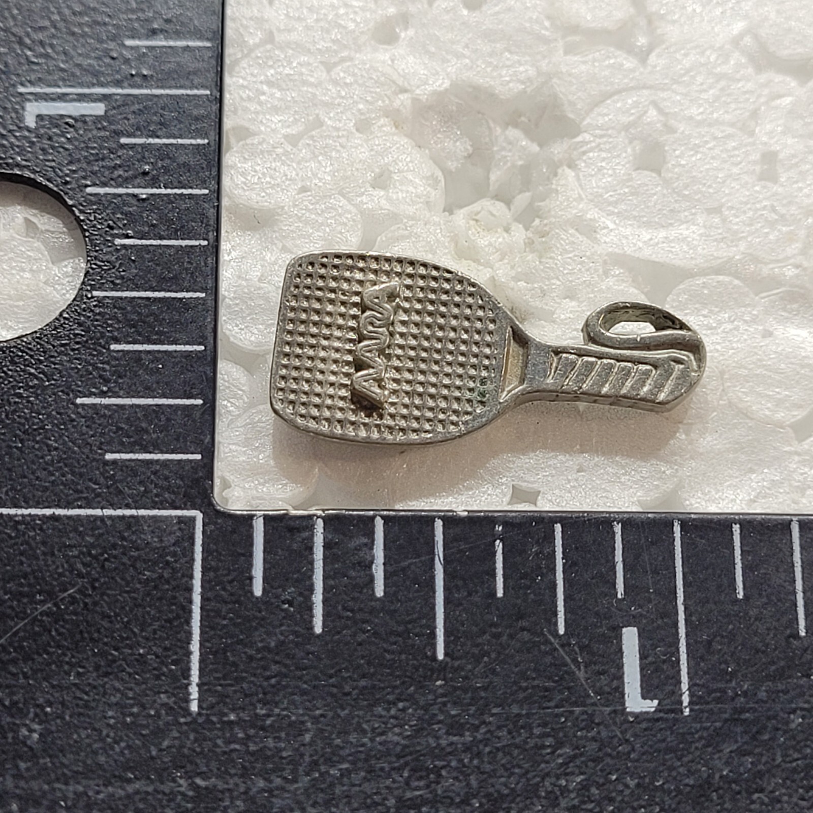 AMERICAN AMATEUR RAQUETBALL HAT LAPEL PIN PIN BACK USED (II3552)