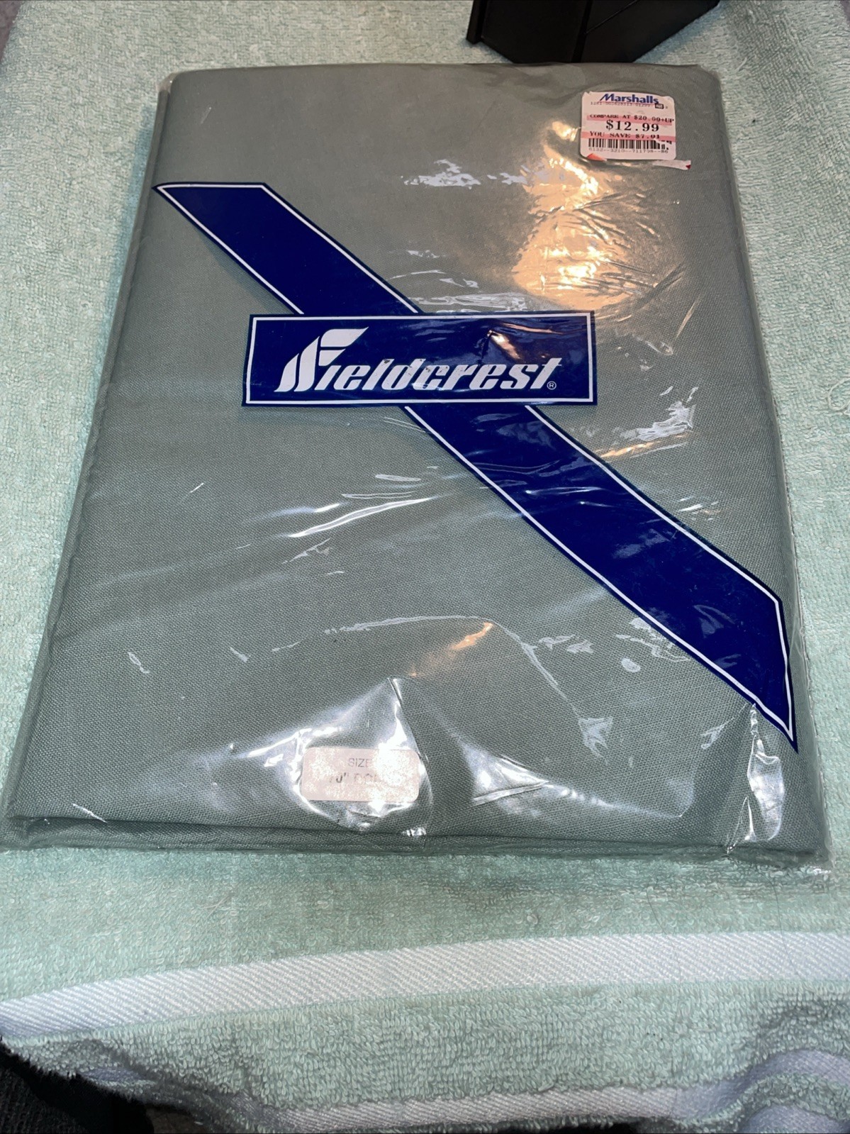 Fieldcrest Cotton & Polyester Tablecloth 70” Round Green Machine Wash New Sealed