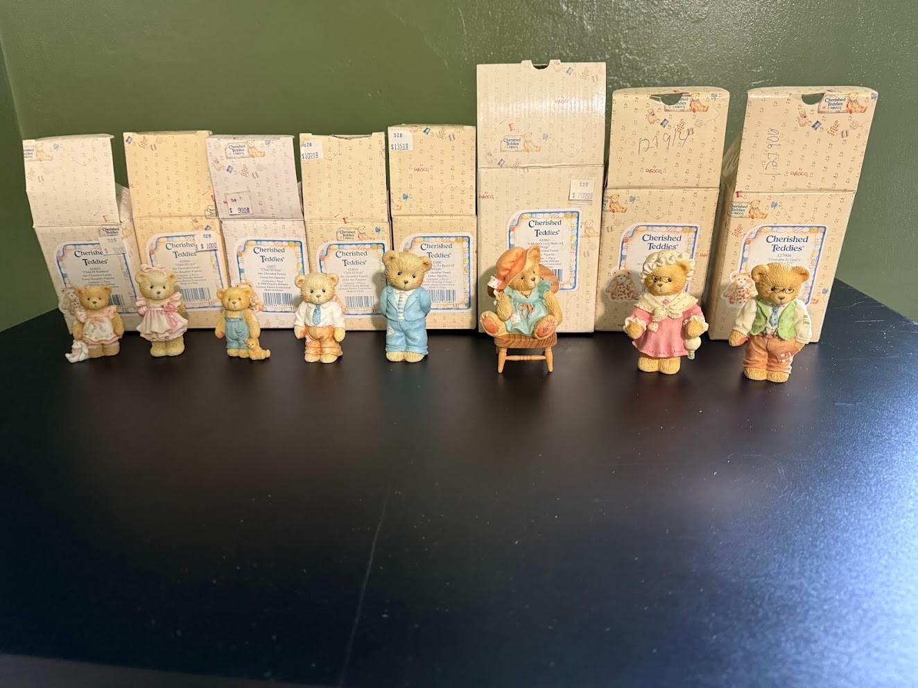 Cherished Teddies, Our Cherished Family Full Set with boxes and all but one COA