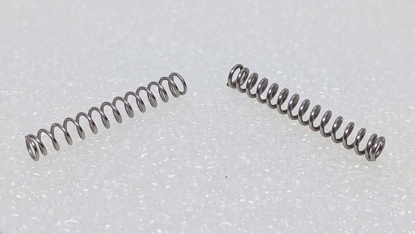Spyderco Manix 2 G10-XL-Lightweight Springs 1 – Medium + 1 – Light = 2 Springs!