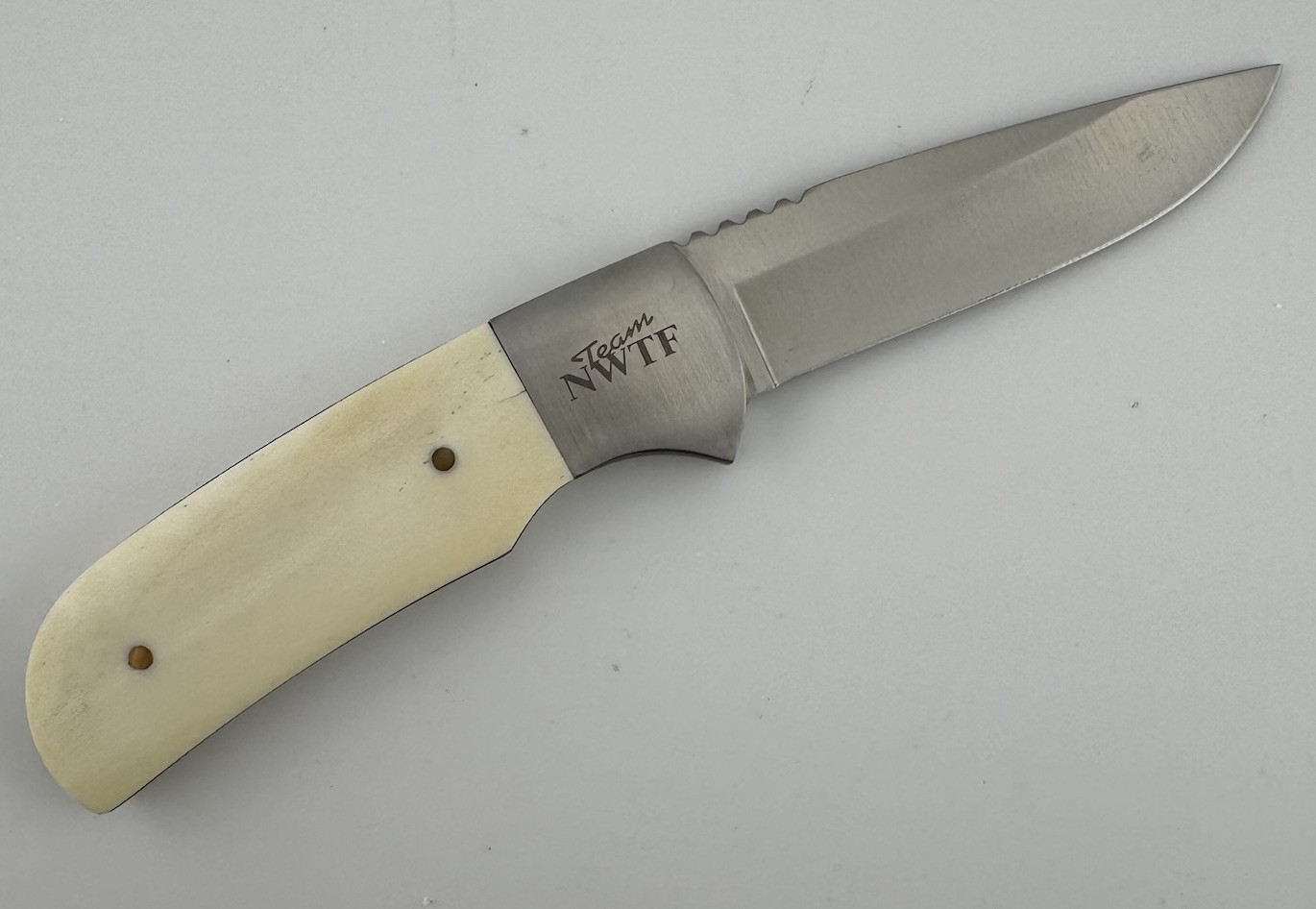 Bass Pro Shops Team NWTF Smooth Bone 7.87″ Fixed Blade Hunting Knife NEW NIB