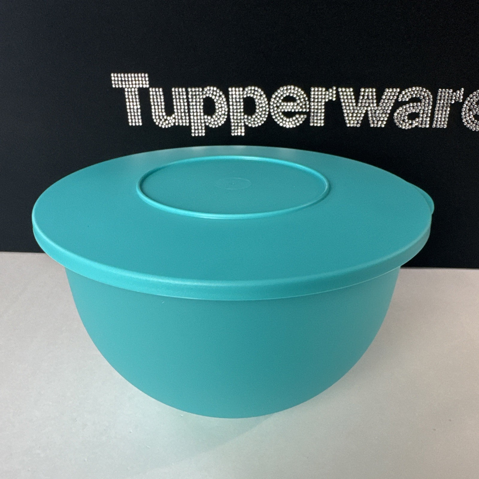 Tupperware Impressions Bowl Large Mixing Salad 4.3L / 18 cup Teal Caribbean Sea