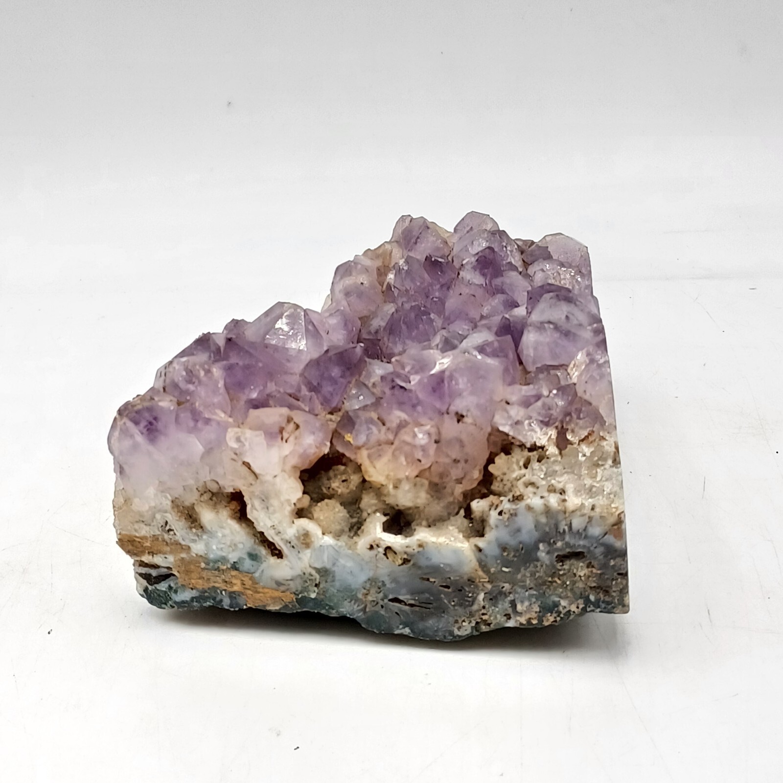 Amethyst Crystal Geode Cluster 3.2 Pounds and 5.5 inches tall. Pre-owned