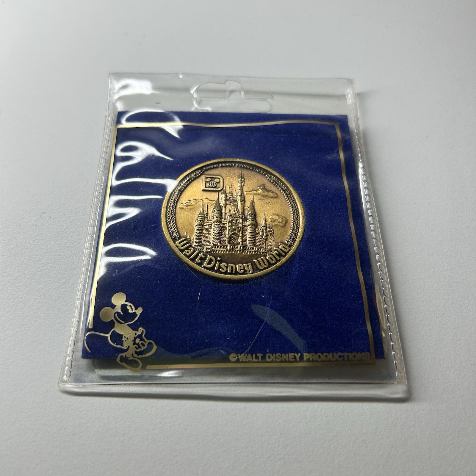 Vtg Disneyland Bronze Souvenir Challenger Coin Walt Disney Main Street 4 Lands