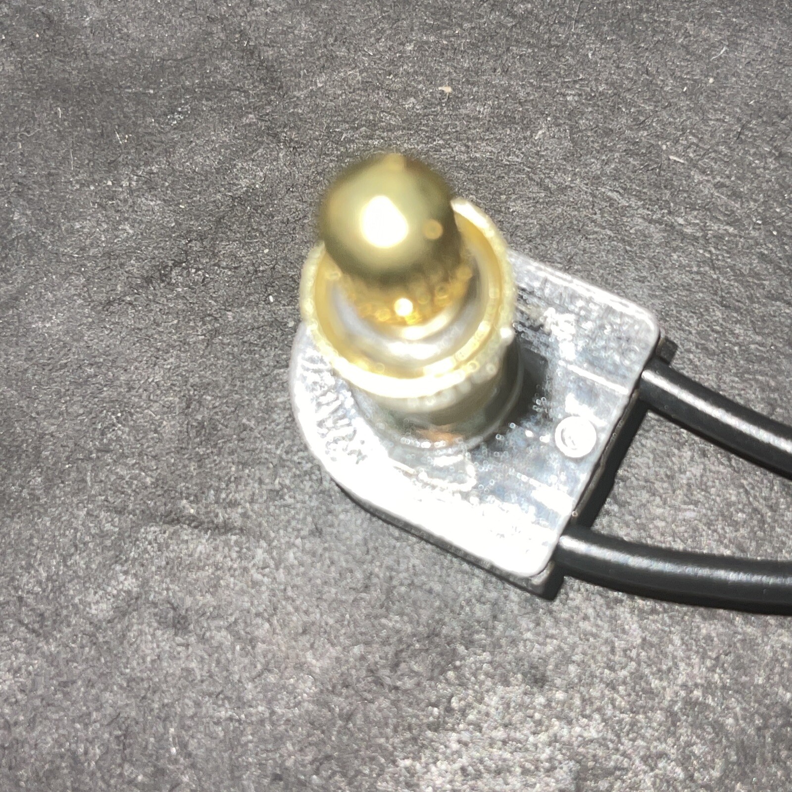 SINGLE CIRCUIT BRASS FINISH ROTARY CANOPY LAMP SWITCH 5/8 SHANK NEW OLD STOCK