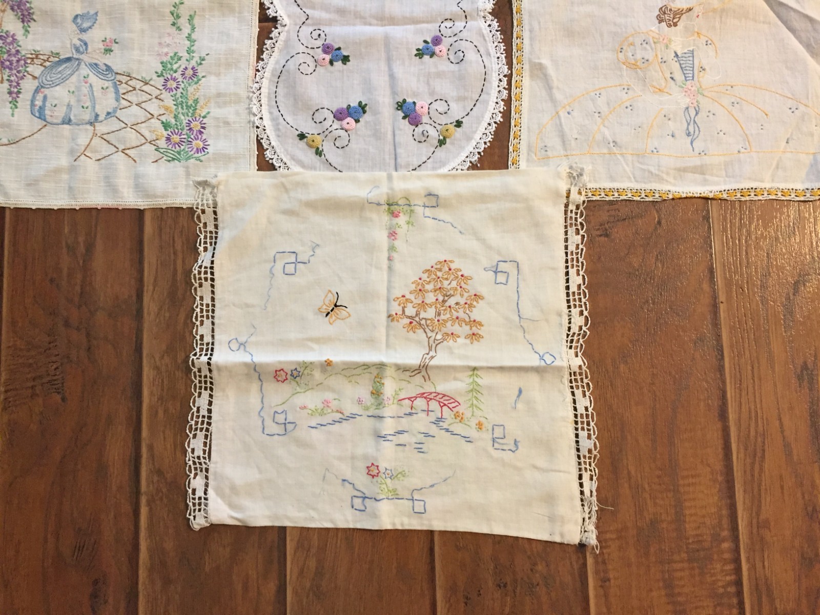 4 Vtg Table Runner Linens,Lace Edge,Embroidered Floral Design,Small Pillow Cover