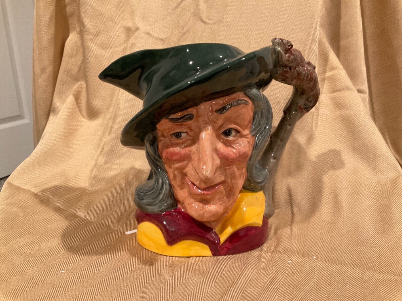Royal Doulton 7 1/4 inch jub the pied Piper