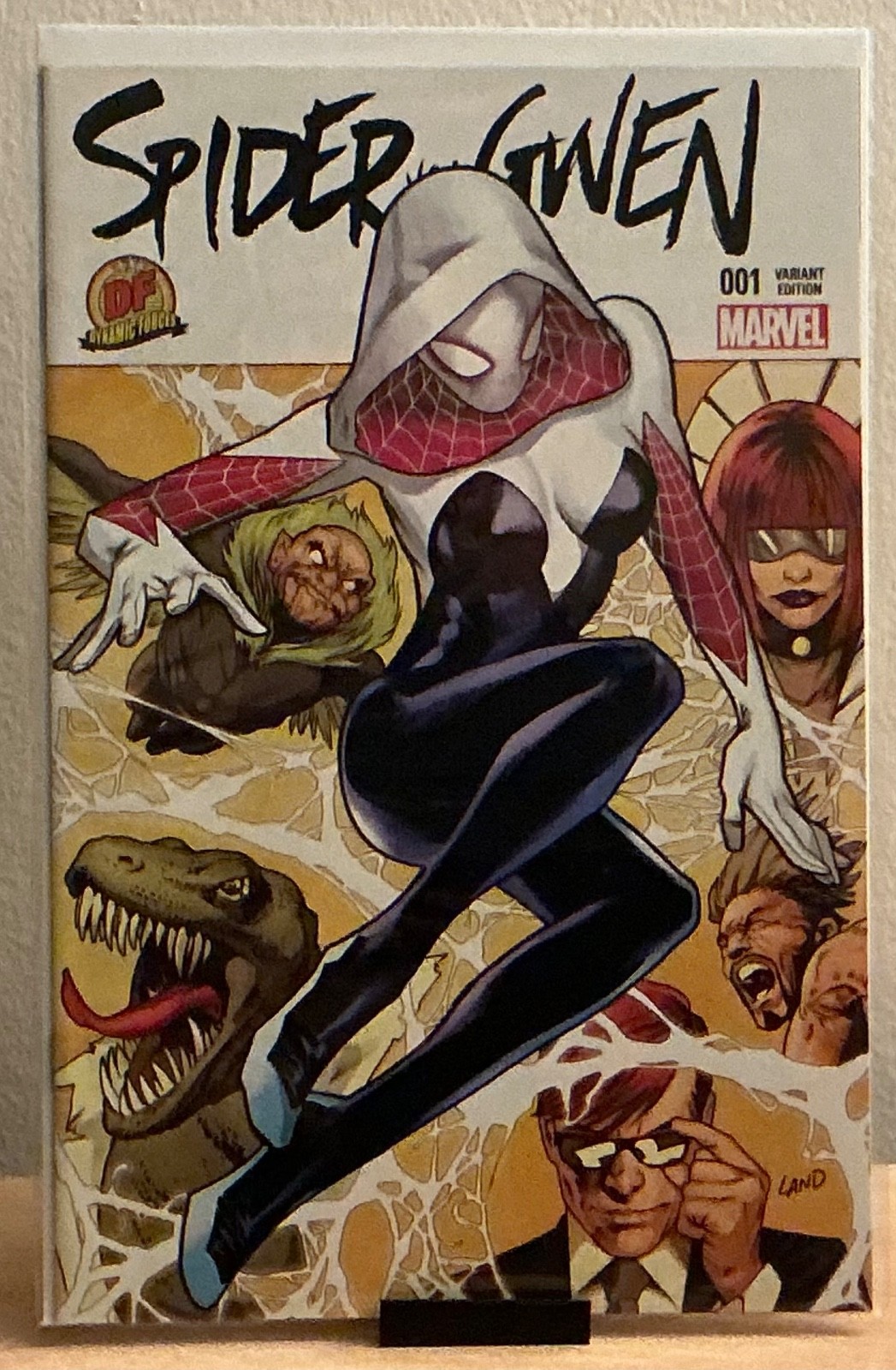 Spider-Gwen (2015) #1 – Greg Land Dynamic Forces Variant w/ COA NM