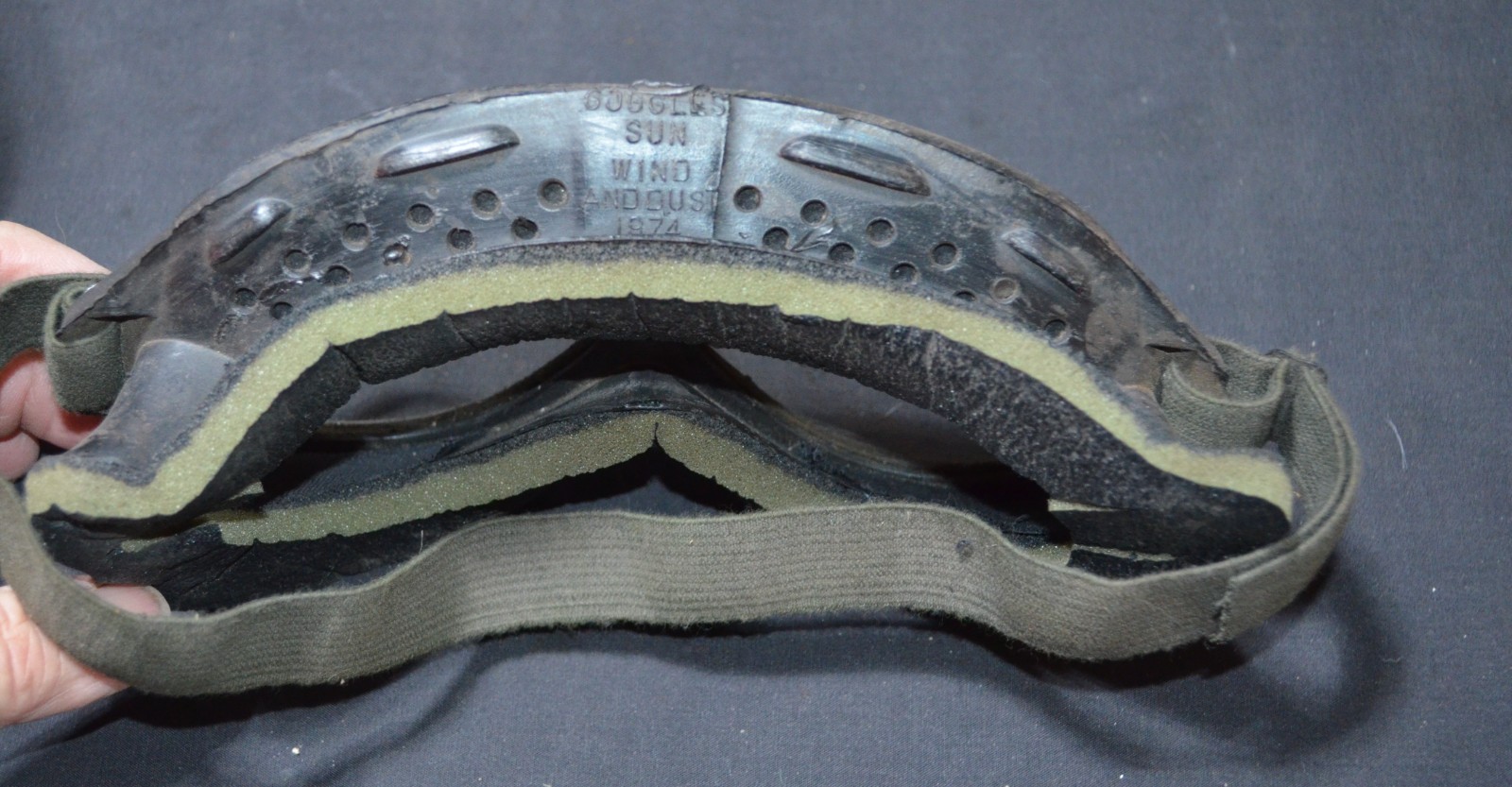 US Military Surplus Goggles Sun Wind Dust 1974 OD Green Black Vintage