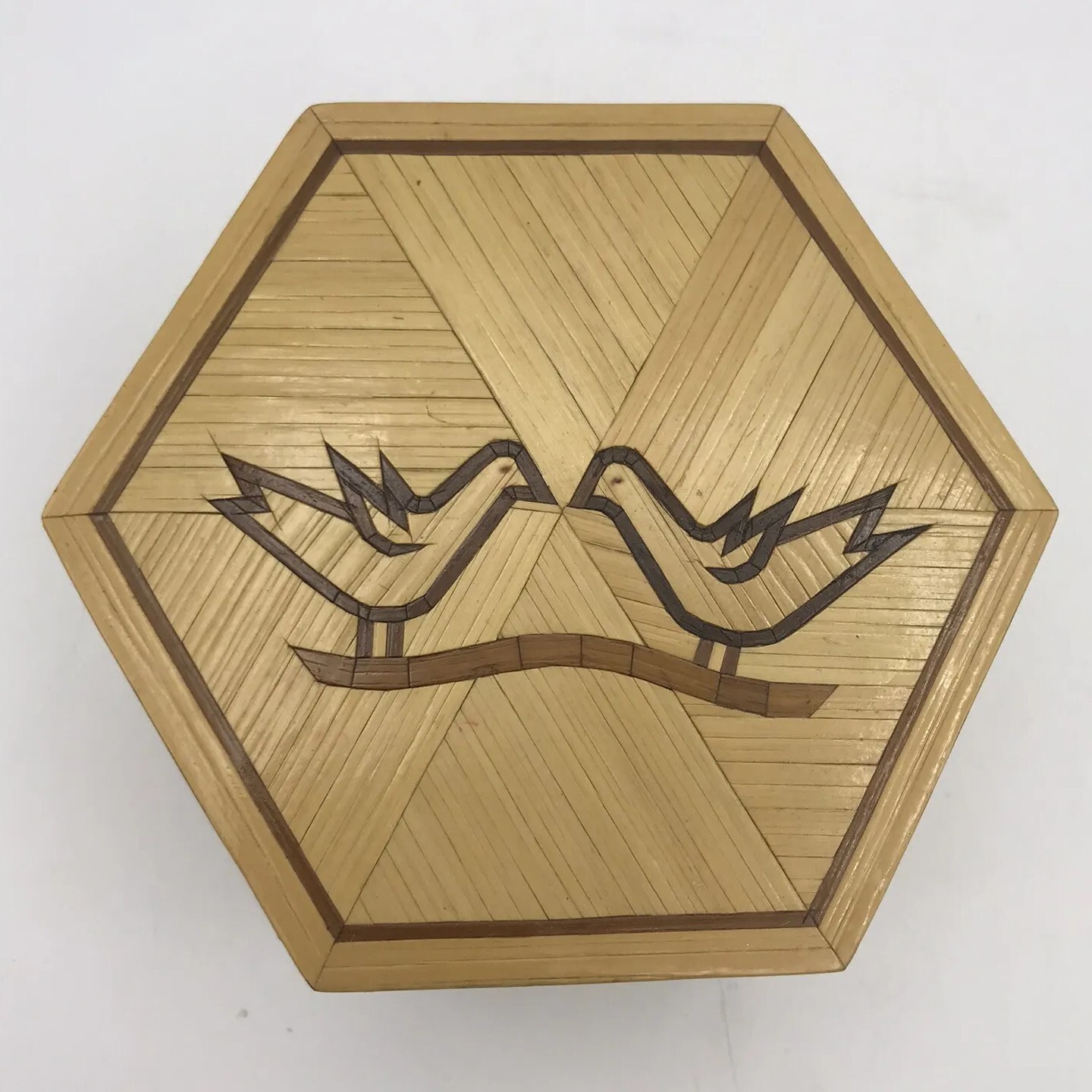 Vtg Lovebirds Straw Marquetry Box MCM Trinket Jewelry Hexagon Inlay Love Birds